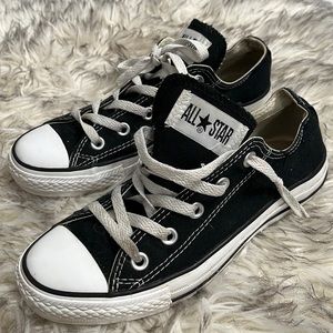 Low Rise Black Converse